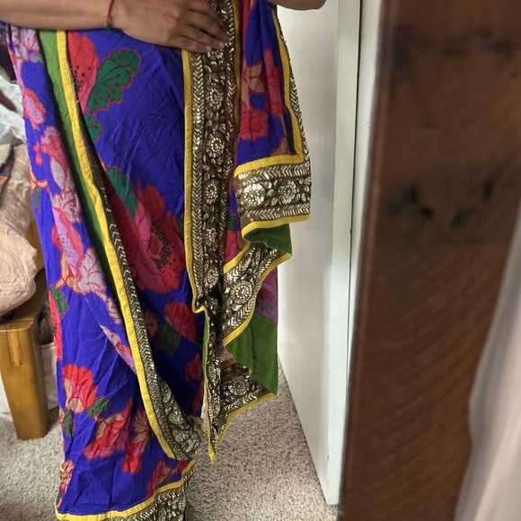 Sabyasachi saree - Picture 2 of 4